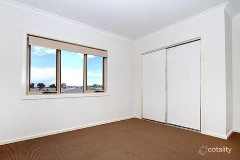 Property photo of 23 Yumbarra Parade Wollert VIC 3750