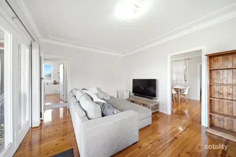 Property photo of 2 Ebony Close Casula NSW 2170