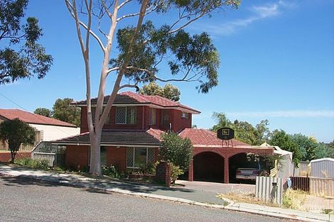 24 Parsons Ave, Parmelia, WA 6167