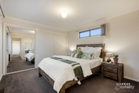 Property photo of 2/12 Mountain Gate Drive Ferntree Gully VIC 3156