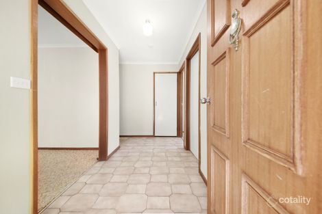Property photo of 18 Waratah Street Melton South VIC 3338