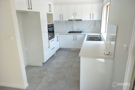 Property photo of 6 Sugarwood Grove Greenacre NSW 2190