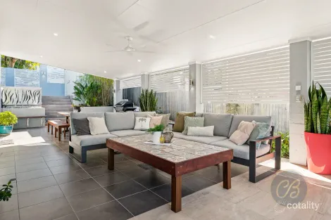 Property photo of 8 Wivenhoe Avenue Albany Creek QLD 4035