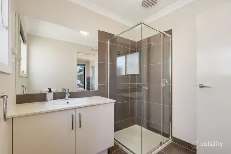 Property photo of 24 Albion Crescent Mickleham VIC 3064