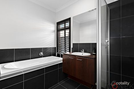 Property photo of 8 Bangalay Rise Wollert VIC 3750