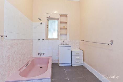 Property photo of 4 Taree Street St James WA 6102