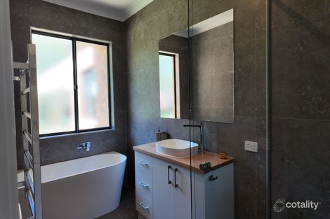 Property photo of 6 Kelly Place Thurgoona NSW 2640