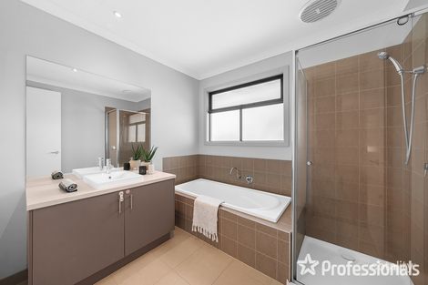 Property photo of 13 Keylana Drive Keysborough VIC 3173