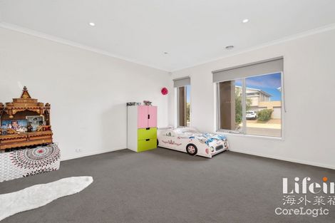 Property photo of 30 Broadbeach Circuit Point Cook VIC 3030