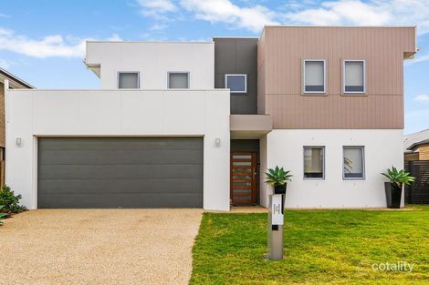 Property photo of 14 Grant Avenue Hope Island QLD 4212