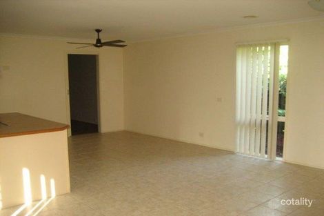 Property photo of 1 Honeyeater Place Carrum Downs VIC 3201