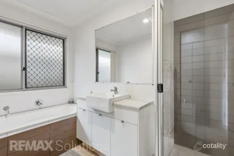 Property photo of 7 Bellthorpe Circuit Kallangur QLD 4503