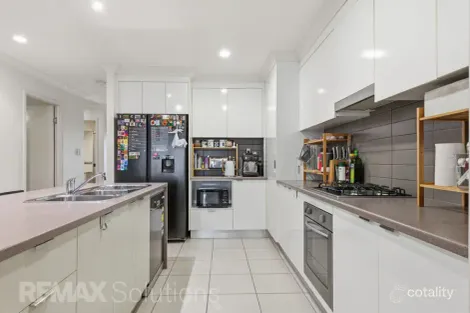 Property photo of 7 Bellthorpe Circuit Kallangur QLD 4503