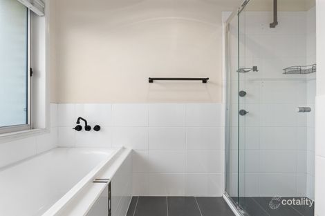 Property photo of 10 Foveaux Street Cameron Park NSW 2285