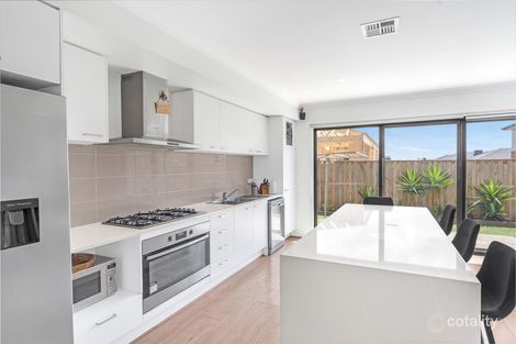 Property photo of 29 Wedgebill Circuit Werribee VIC 3030