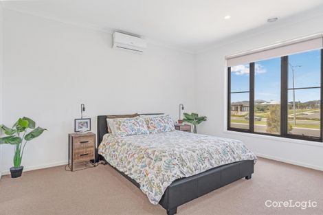 Property photo of 29 Wedgebill Circuit Werribee VIC 3030