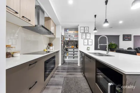 Property photo of 6 Bunting Crescent Kalkallo VIC 3064