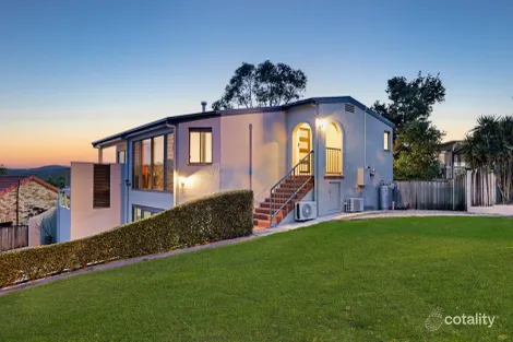 Property photo of 30 Midway Terrace Pacific Pines QLD 4211