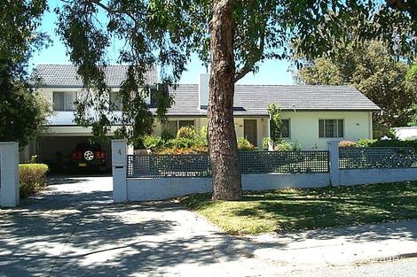 4 Lawlor Rd, Attadale, WA 6156