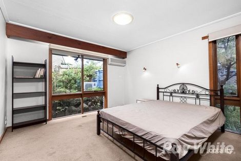 Property photo of 132 Lawrence Road Mount Waverley VIC 3149