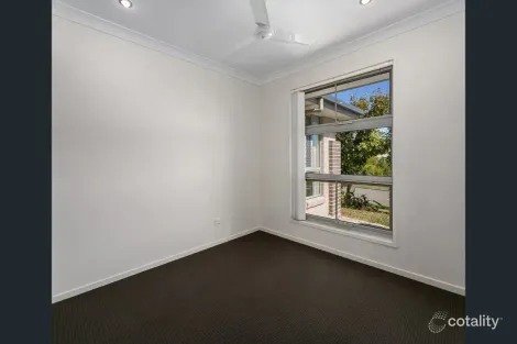 Property photo of 13 Peacock Drive Bundamba QLD 4304