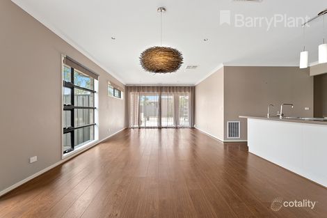 Property photo of 16 Gallantry Avenue Craigieburn VIC 3064