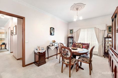 Property photo of 8 Garden Court Lake Gardens VIC 3355