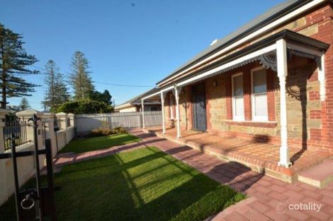18 Old Tapleys Hill Rd, Glenelg North, SA 5045