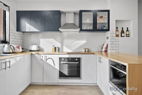 Property photo of 16 Rimfire Walk Maribyrnong VIC 3032