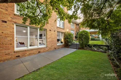 Property photo of 1/15 Shakespeare Grove Hawthorn VIC 3122