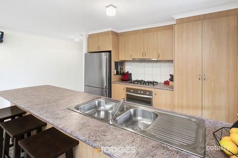 Property photo of 2/21 Kelvin Grove Werribee VIC 3030