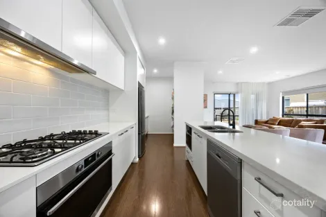 Property photo of 38 Cotton Circuit Gisborne VIC 3437