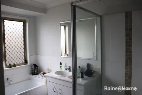 Property photo of 25 Parkside Drive Kingaroy QLD 4610