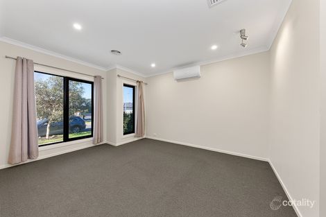 Property photo of 18 Arkins Circuit Tarneit VIC 3029
