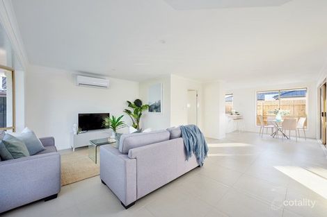 Property photo of 1/167 Lyrebird Drive Carrum Downs VIC 3201
