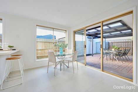 Property photo of 1/167 Lyrebird Drive Carrum Downs VIC 3201