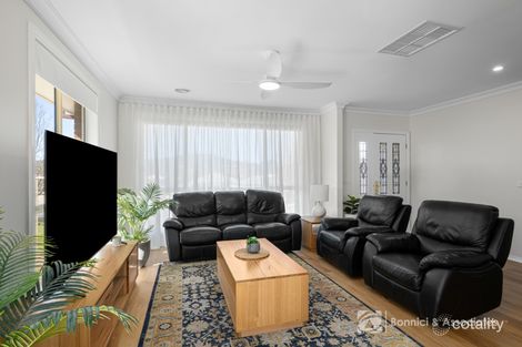 Property photo of 11 Whernside Drive Wodonga VIC 3690