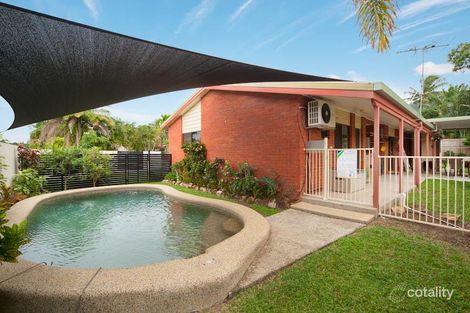 25 Pepperina St, Mooroobool, QLD 4870