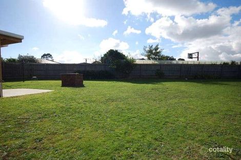 Property photo of 41 Woomera Avenue Keysborough VIC 3173