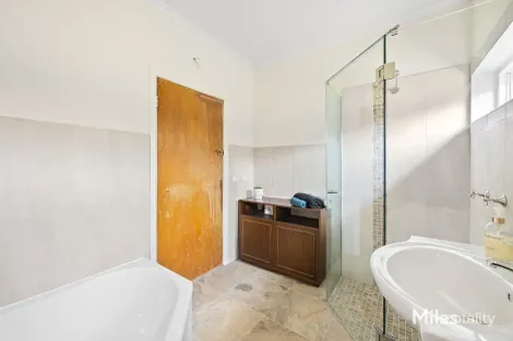 Property photo of 118 Waiora Road Rosanna VIC 3084