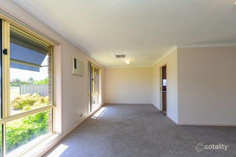 Property photo of 2 Edinburgh Circuit West Wodonga VIC 3690