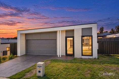 15 Verbier Rd, Pakenham, VIC 3810