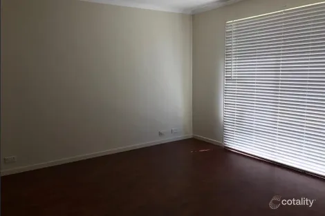 Property photo of 8 Kennedy Parade Roxburgh Park VIC 3064