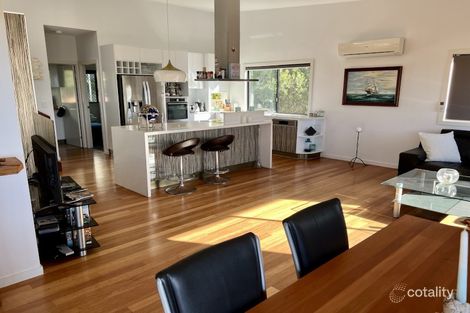 Property photo of 16 Yachtsmans Parade Cannonvale QLD 4802