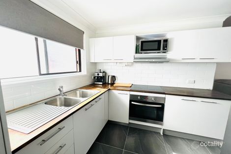Property photo of 5/11 Christina Court Mermaid Waters QLD 4218
