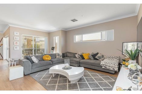 Property photo of 15 Grenache Chase Pearsall WA 6065
