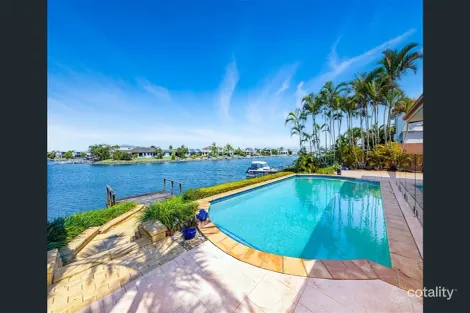 Property photo of 32 The Peninsula Helensvale QLD 4212