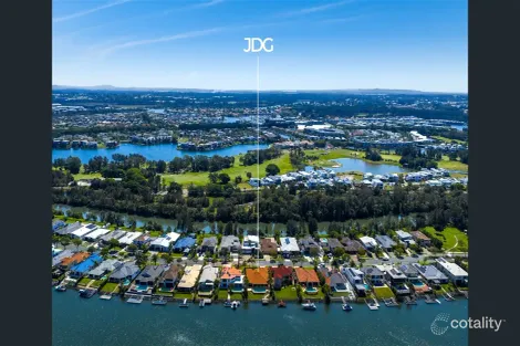 Property photo of 32 The Peninsula Helensvale QLD 4212