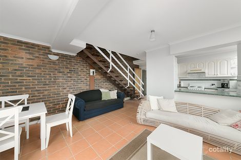 Property photo of 62 Bromley Street Kangaroo Point QLD 4169