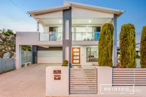 10 FIFTH AVE, SCARBOROUGH, QLD 4020